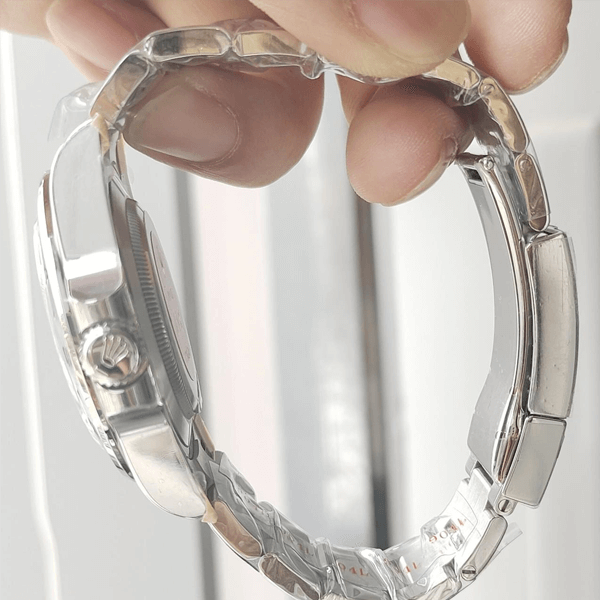 Explorer II - m226570-0001