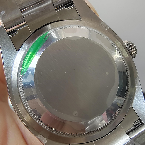 Explorer-m224270-0001